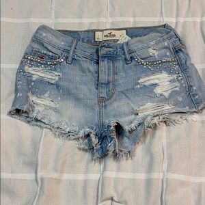 Size 1 Hollister Destroyed shorts
